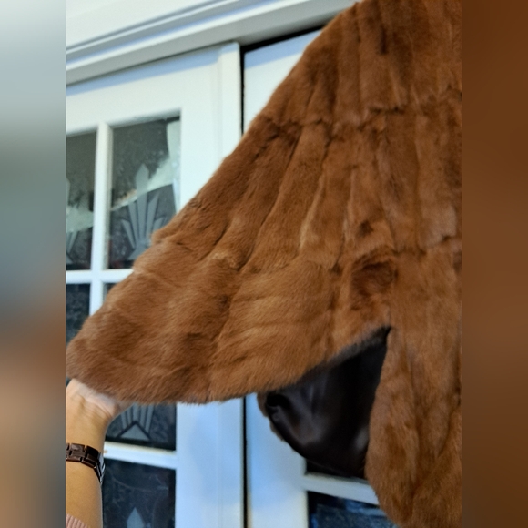 Gorgeous real fur poncho cape, brown muskrat - Picture 3 of 16